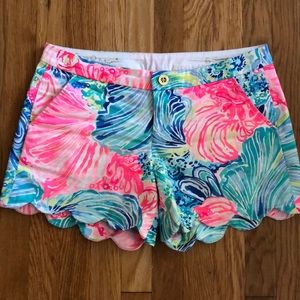Lilly Pulitzer scalloped Buttercup shorts ☀️💕